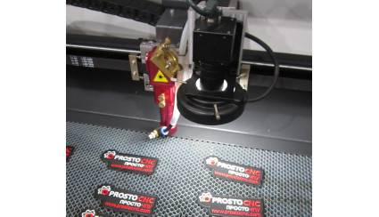 СО2 Лазерний верстат для порізки шевронів, нашивок, наклейок