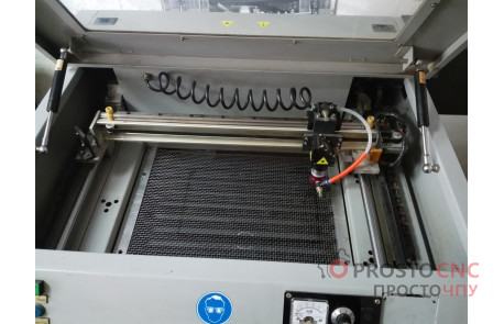 БУ лазерний верстат (гравер) з робочим полем 40х30 см та трубкою 80 Вт