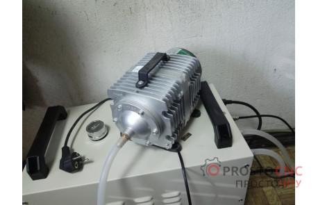 БУ лазерний верстат (гравер) з робочим полем 40х30 см та трубкою 80 Вт