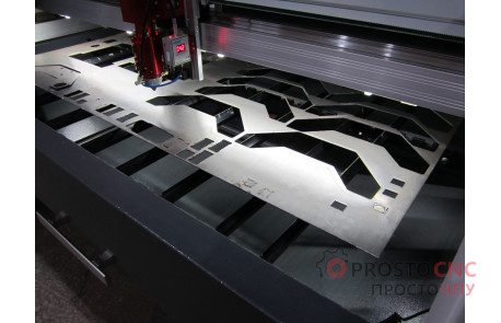 Standard 1390M для різання металів і неметалів